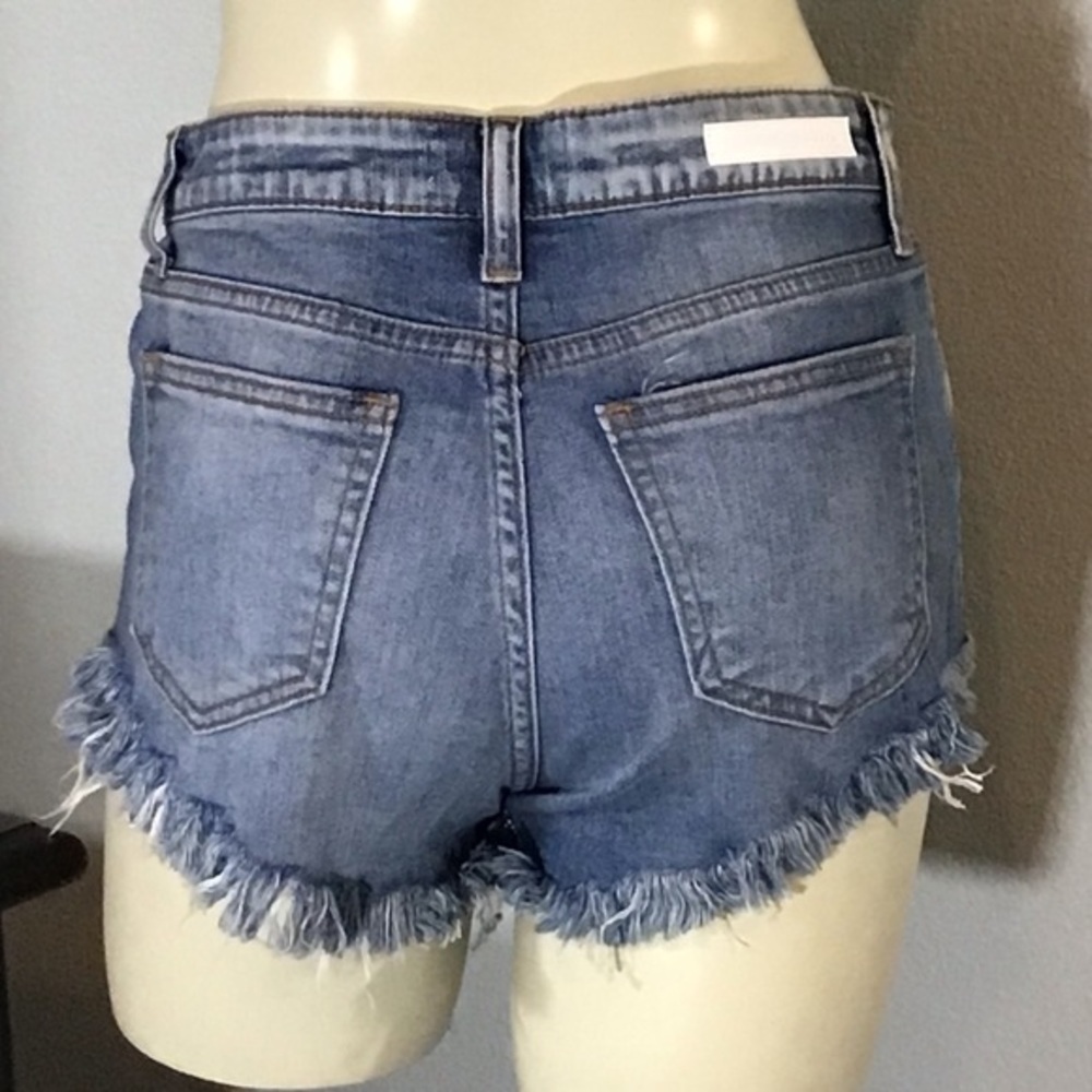 Cello Frayed Cut Off Sexy Bootie Jean ShortsSm - Picture 4 of 6